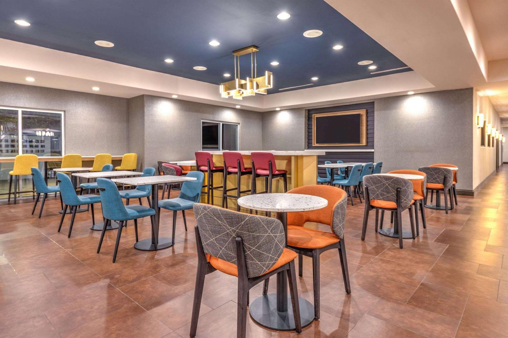 La Quinta By Wyndham Woodway - South