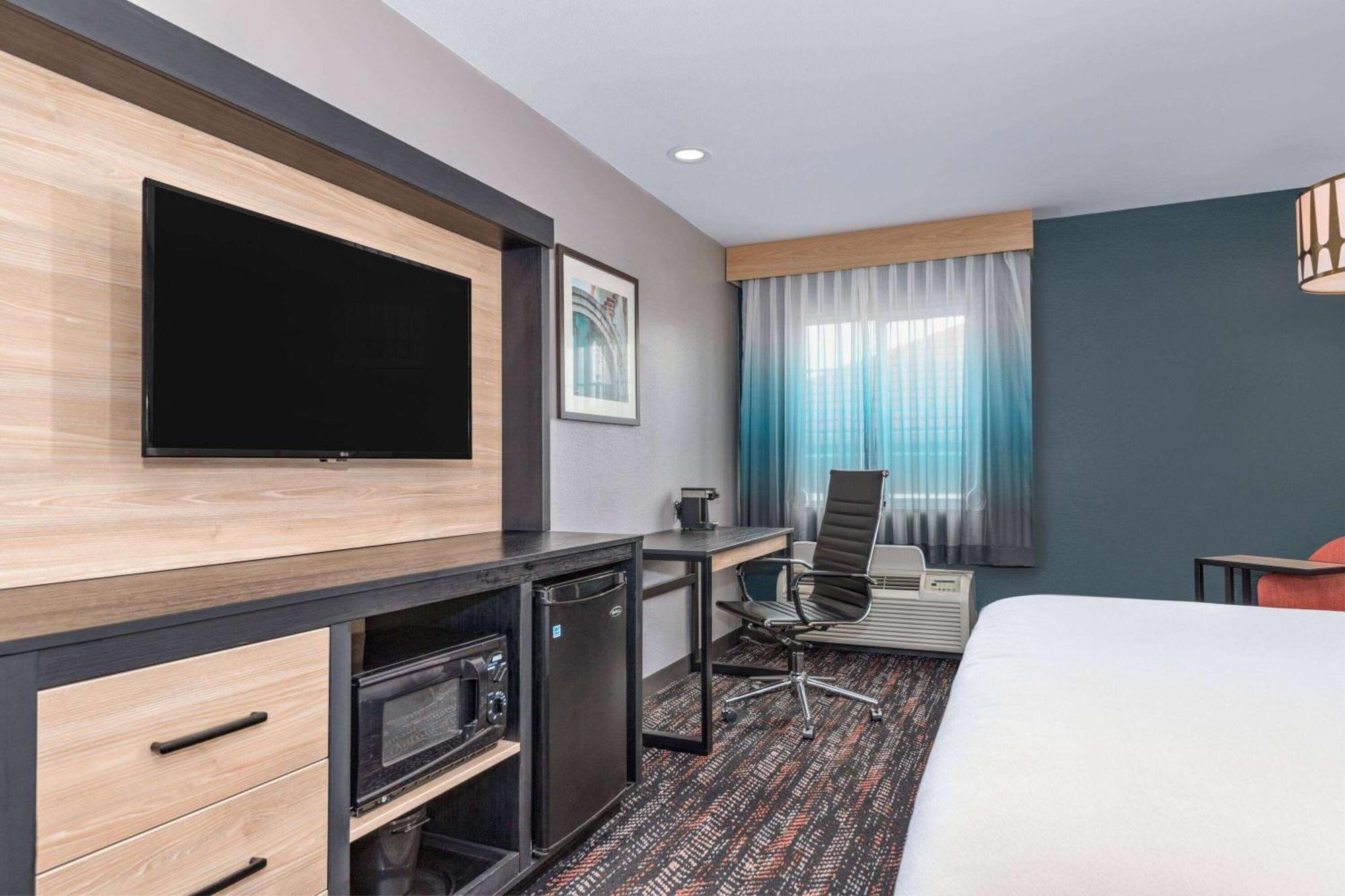 La Quinta By Wyndham Woodway - South